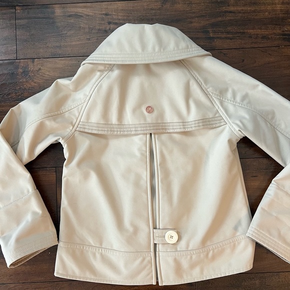 Lululemon Coco Softshell Jacket - Picture 3 of 8